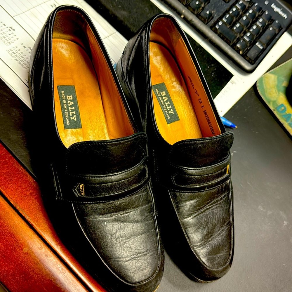 Bally Swiss shoes. In good preowned condition. Size 6 1/2 US size.